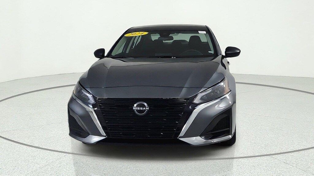 Used 2024 Nissan Altima 2.5 SV Sedan
