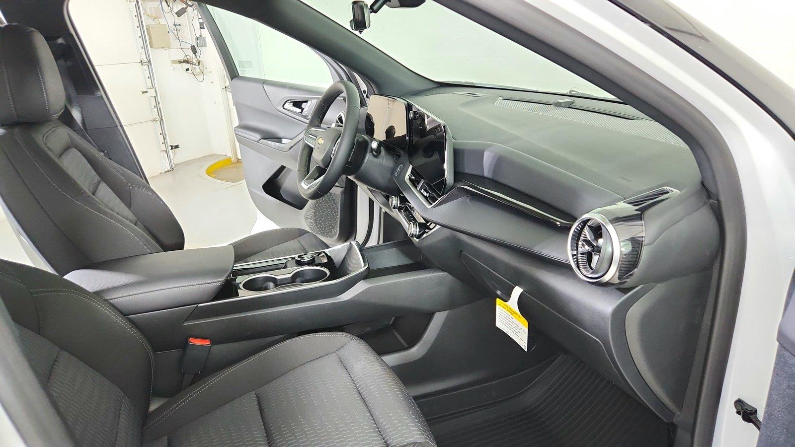 2027 Chevrolet Equinox LT - Photo 26