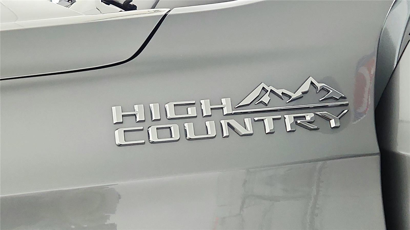 2026 Chevrolet Suburban High Country - Photo 16