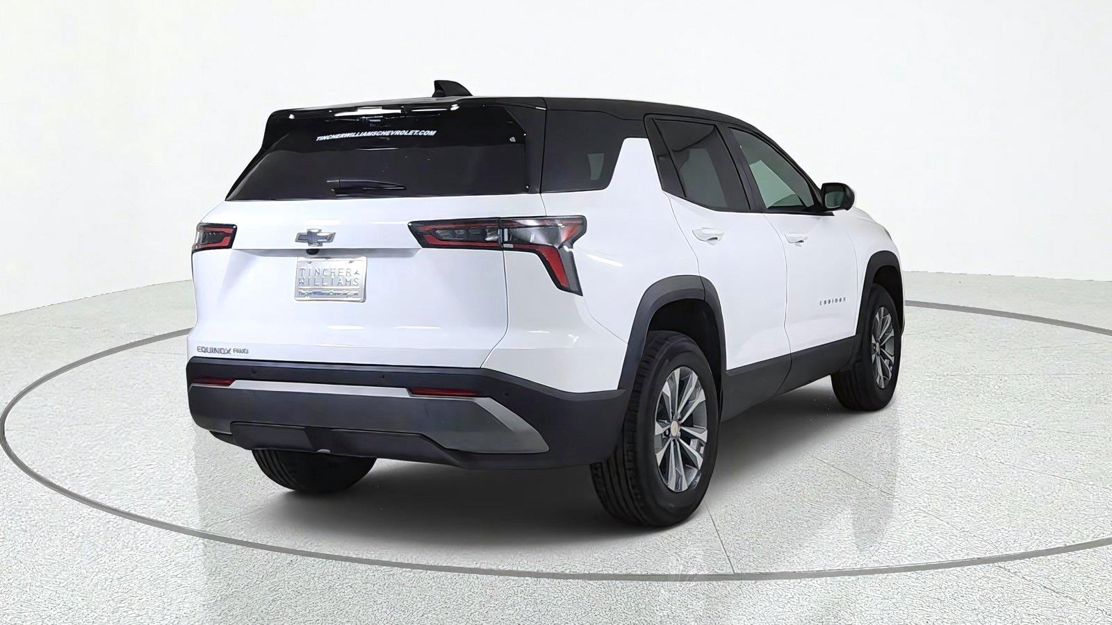 2027 Chevrolet Equinox LT - Photo 6
