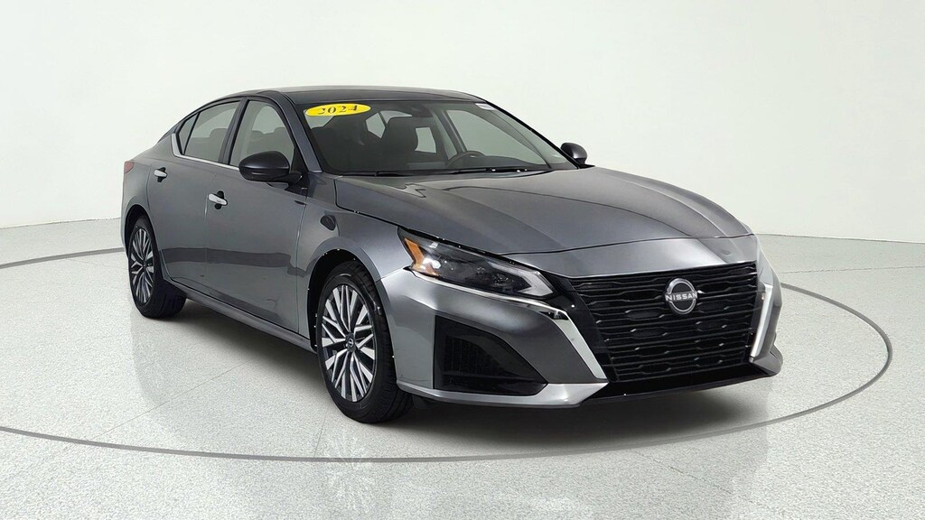 Used 2024 Nissan Altima 2.5 SV Sedan