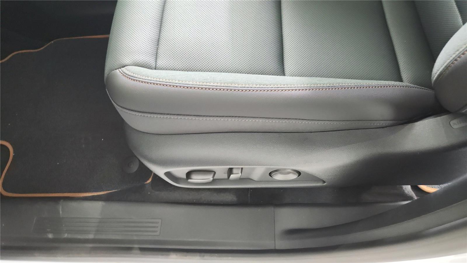 2026 GMC Terrain AT4 - Photo 9
