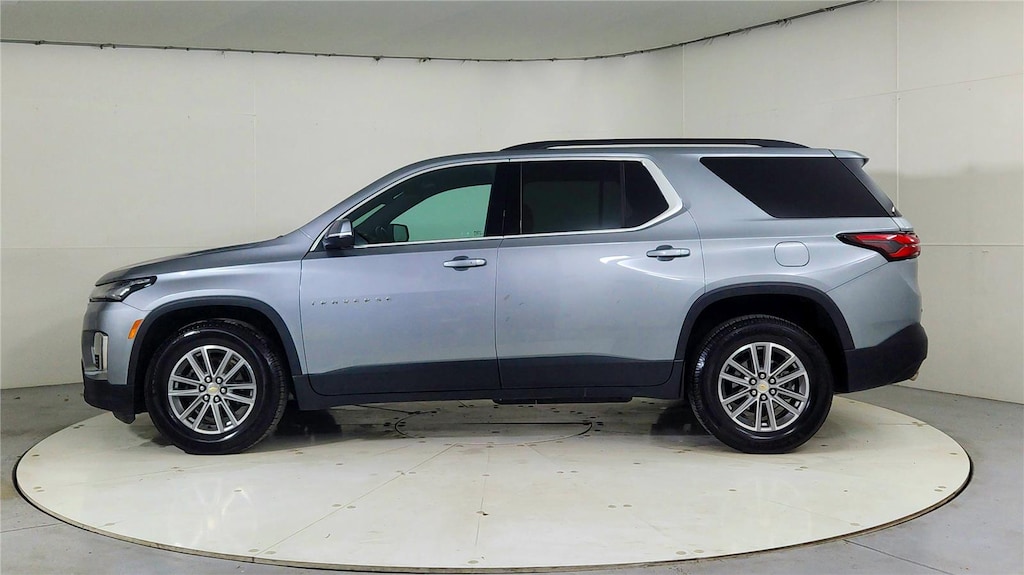 Used 2023 Chevrolet Traverse LT Cloth SUV