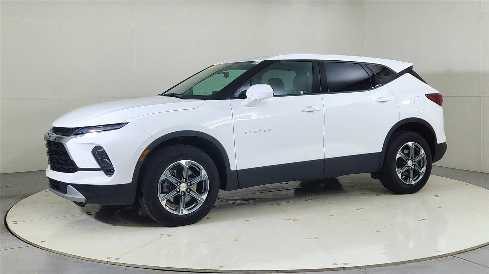 2023 Chevrolet Blazer 2LT photo 3
