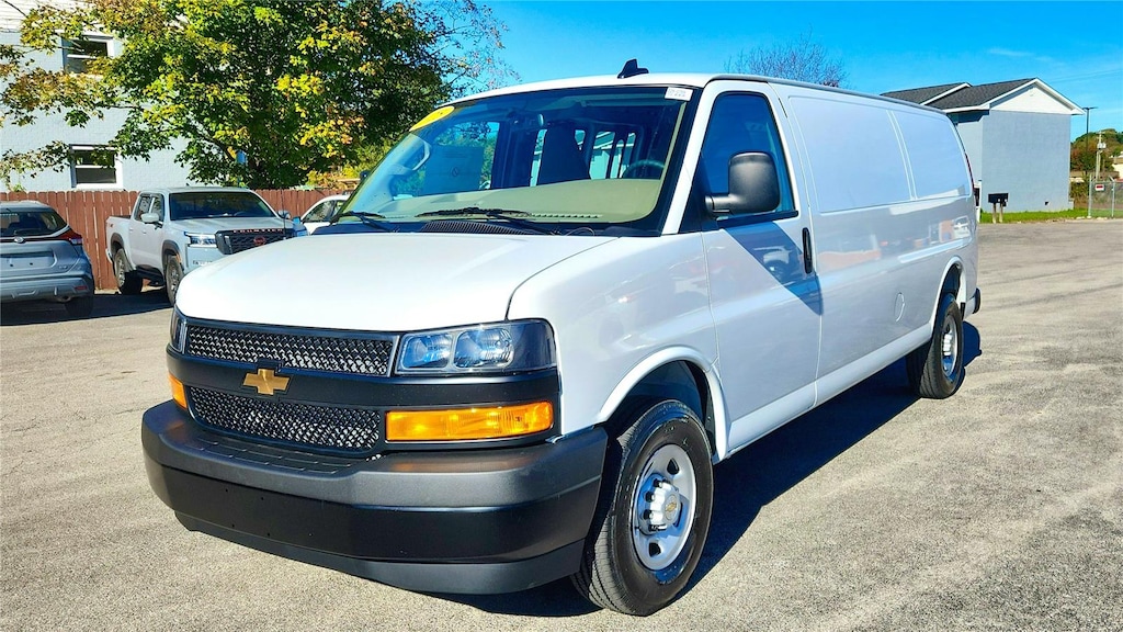 New 2025 Chevrolet Express Cargo 3500 WT Van