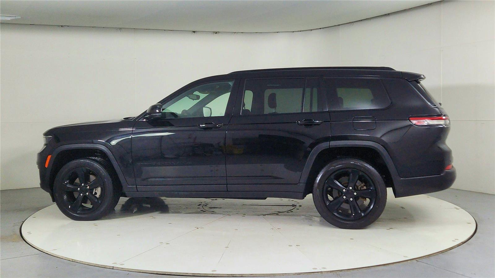 2023 Jeep Grand Cherokee Altitude photo 4