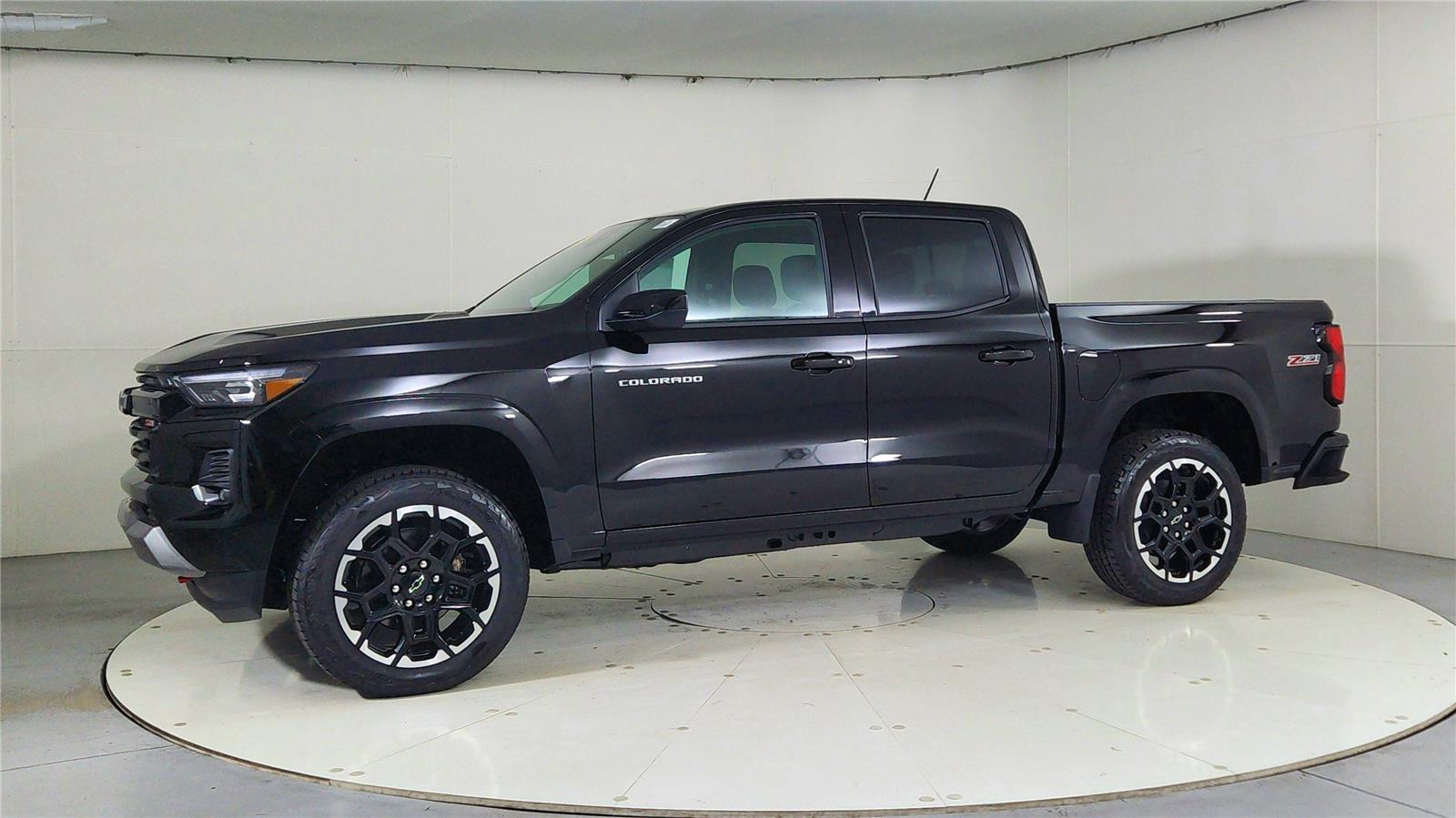 2026 Chevrolet Colorado Z71 photo 3