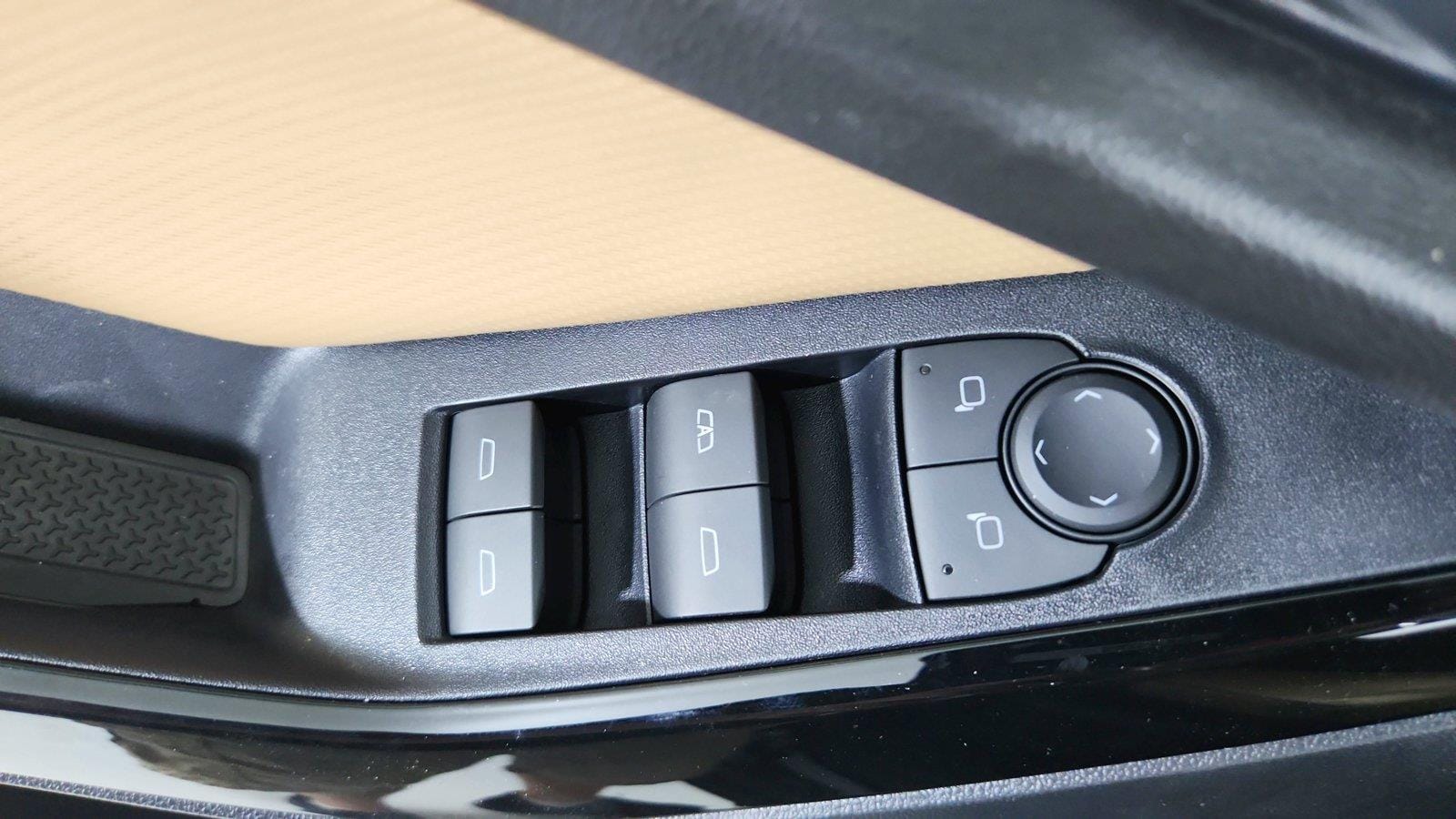 2027 Chevrolet Equinox ACTIV - Photo 17