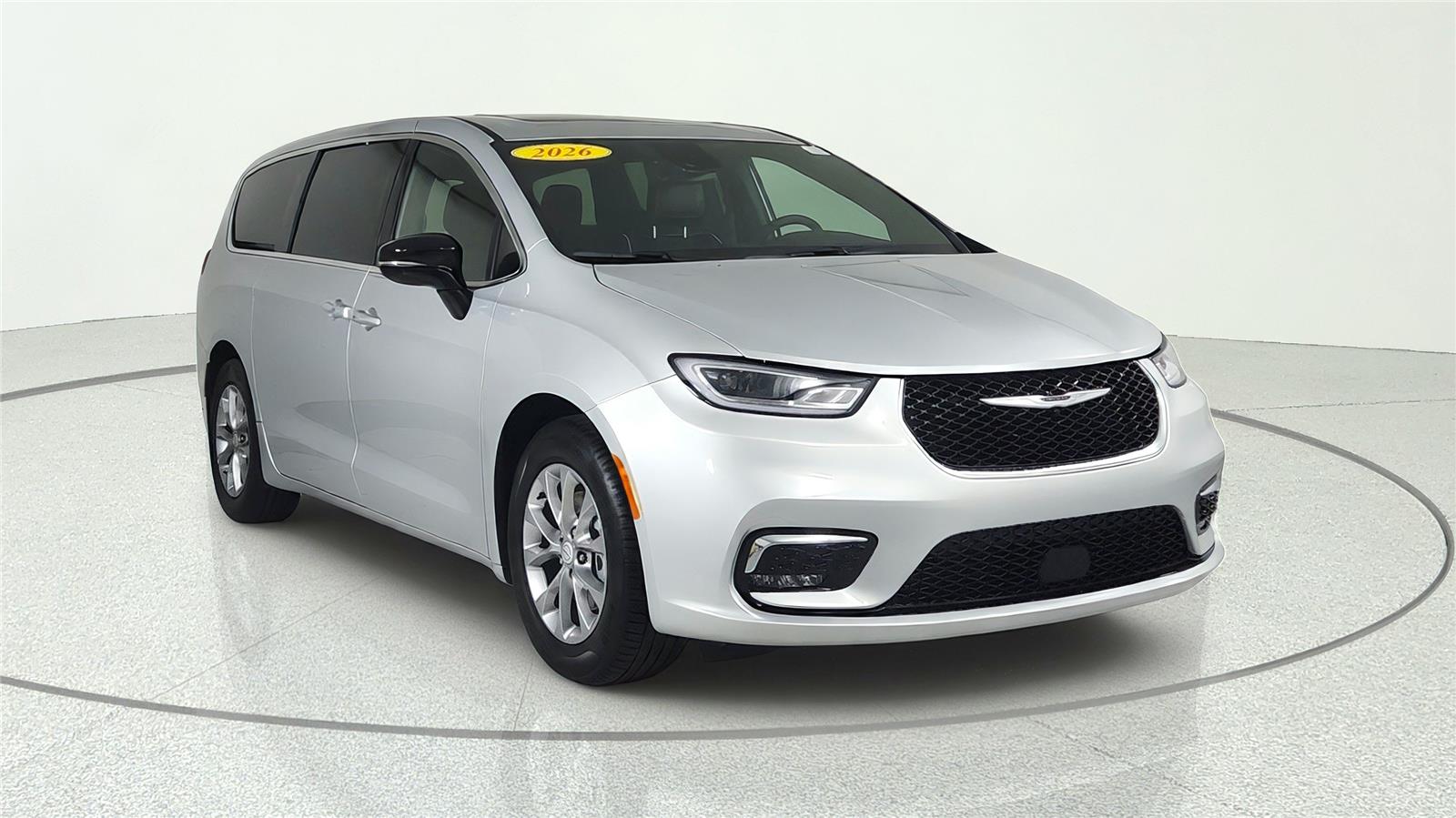 2026 Chrysler Pacifica Limited's photo