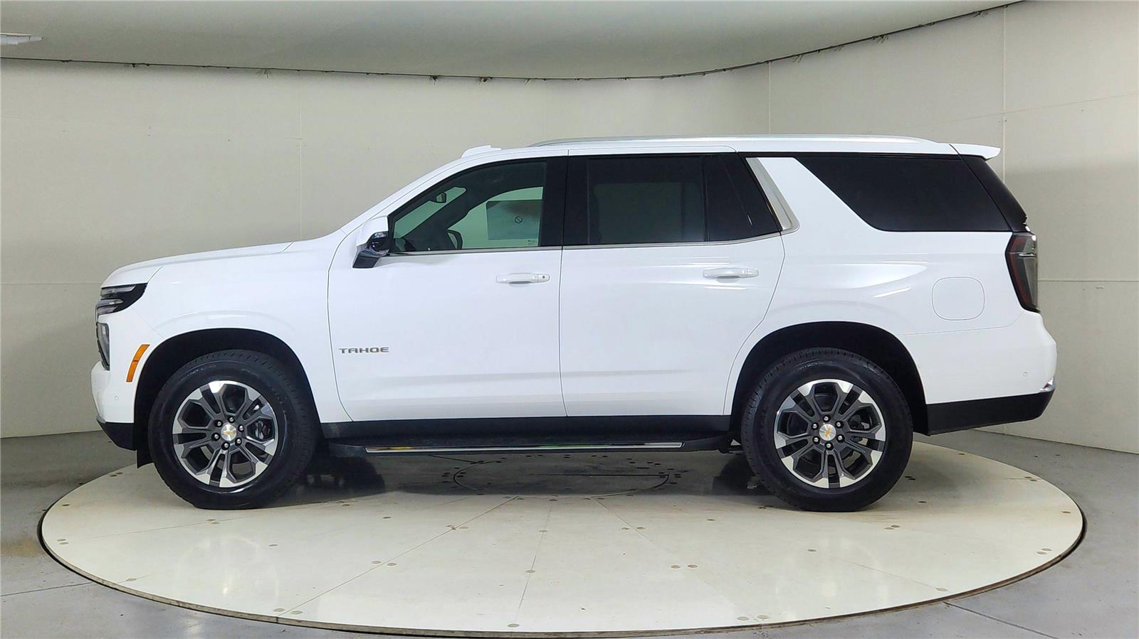 2026 Chevrolet Tahoe LT photo 4