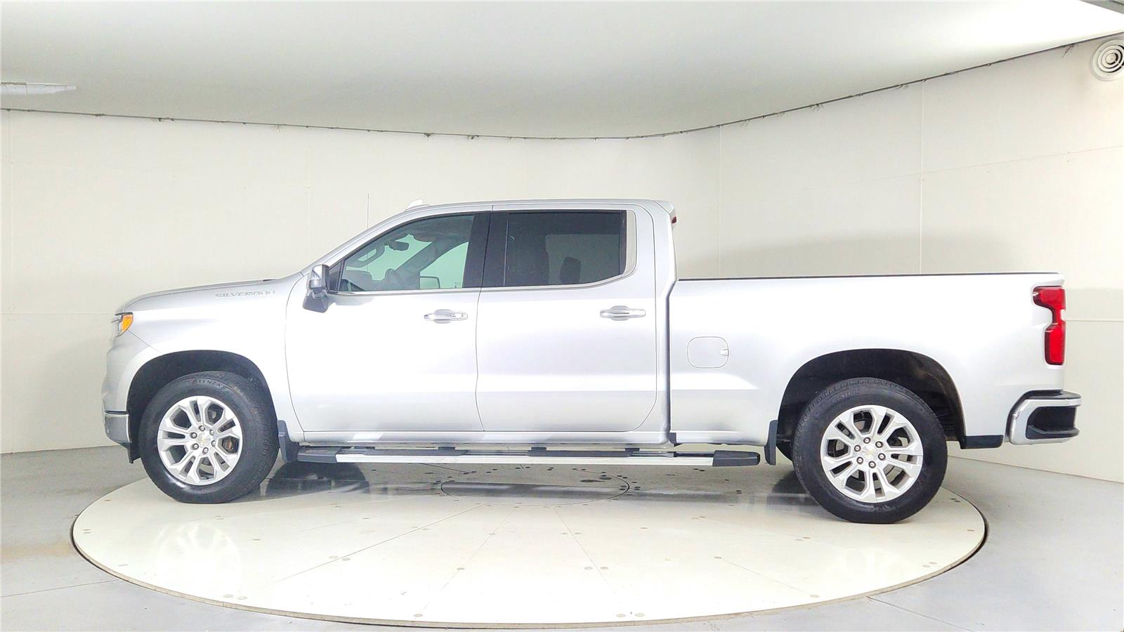 2022 Chevrolet Silverado 1500 LTZ photo 4