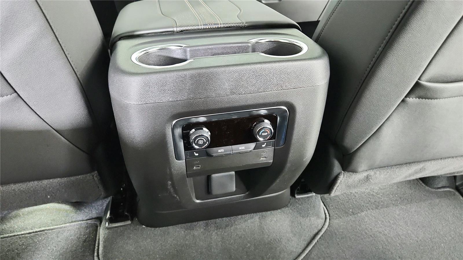 2026 Chevrolet Suburban High Country - Photo 25