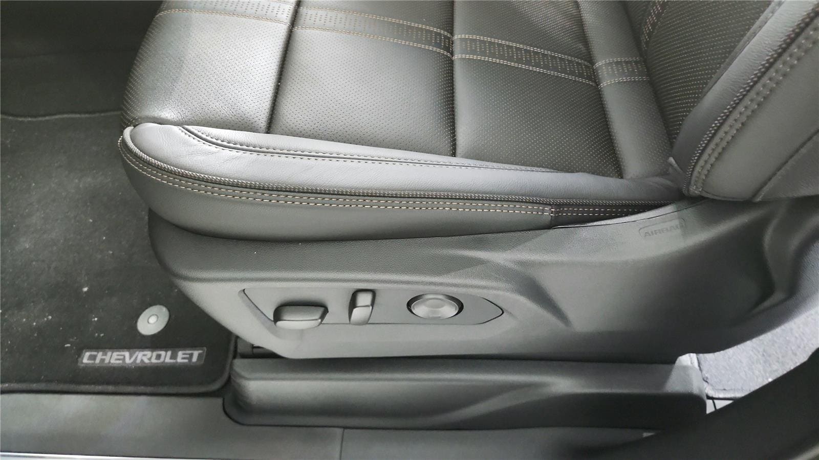 2026 Chevrolet Suburban High Country - Photo 19