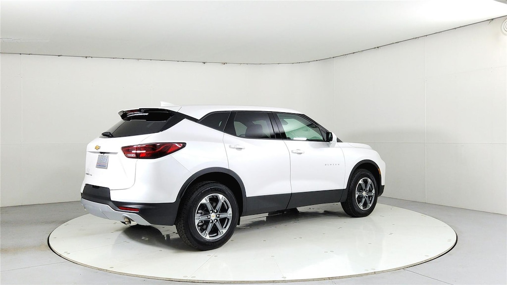Used 2025 Chevrolet Blazer 2LT SUV