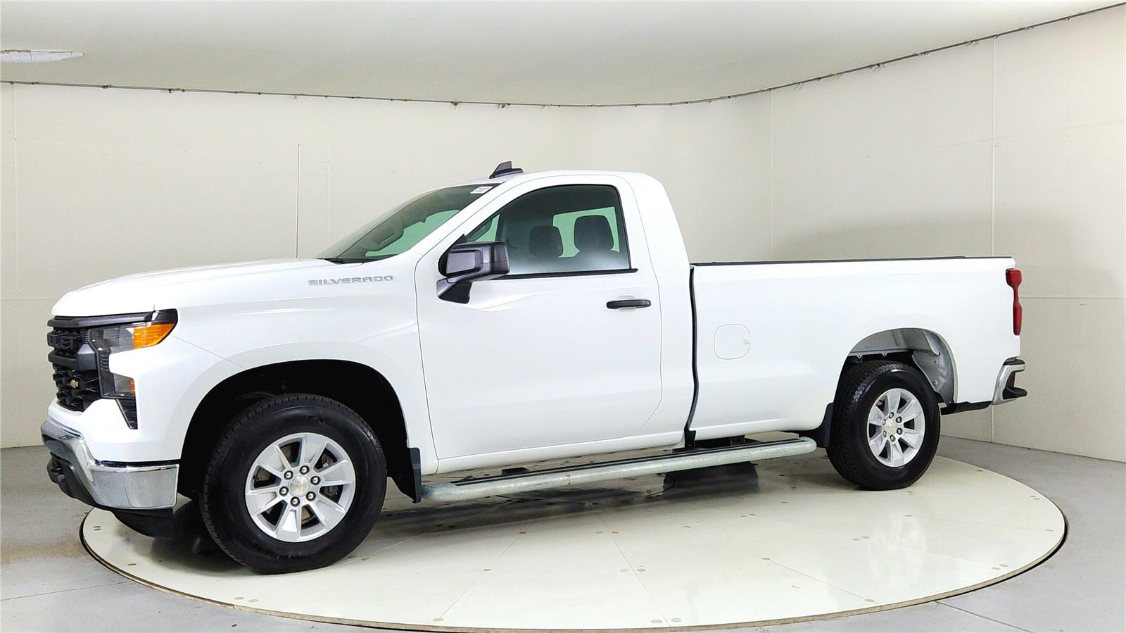 2024 Chevrolet Silverado 1500 photo 3