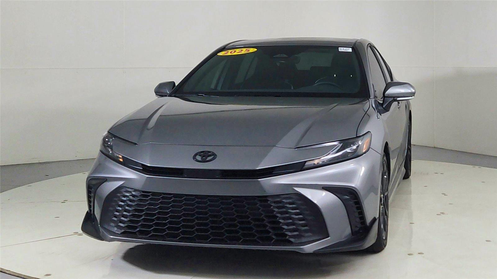 2025 Toyota Camry LE photo 2