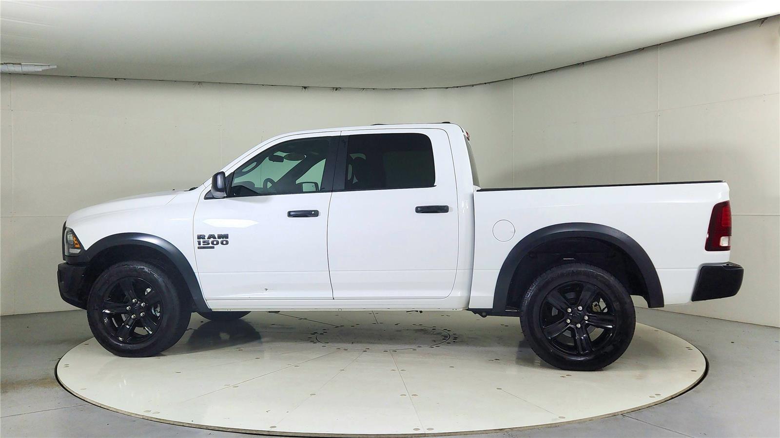 2024 Ram 1500 SLT Warlock photo 4