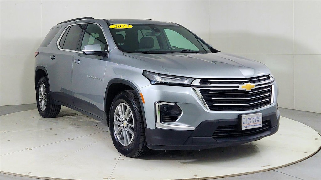 Used 2023 Chevrolet Traverse LT Cloth SUV