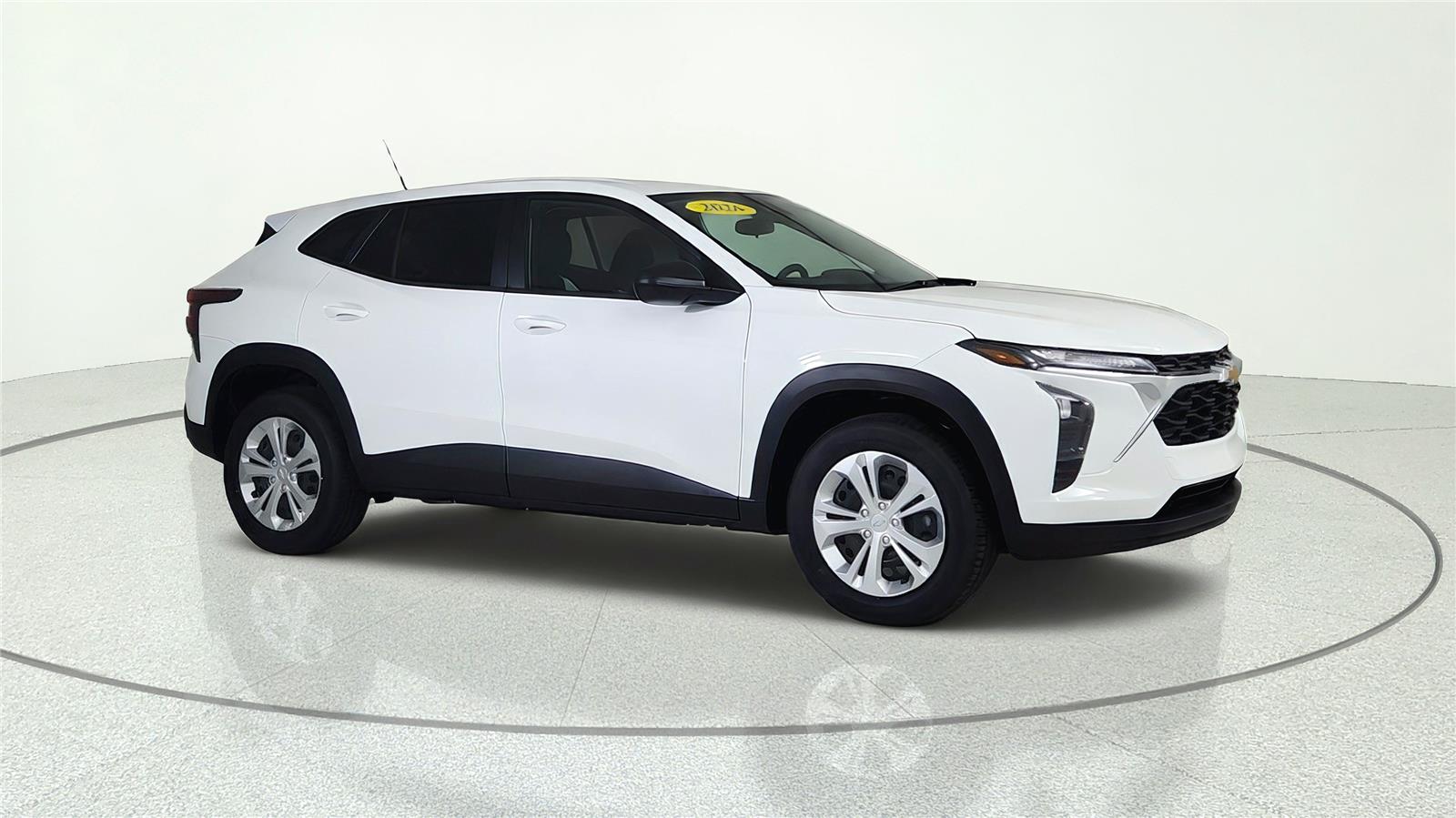 2026 Chevrolet Trax LS - Photo 8