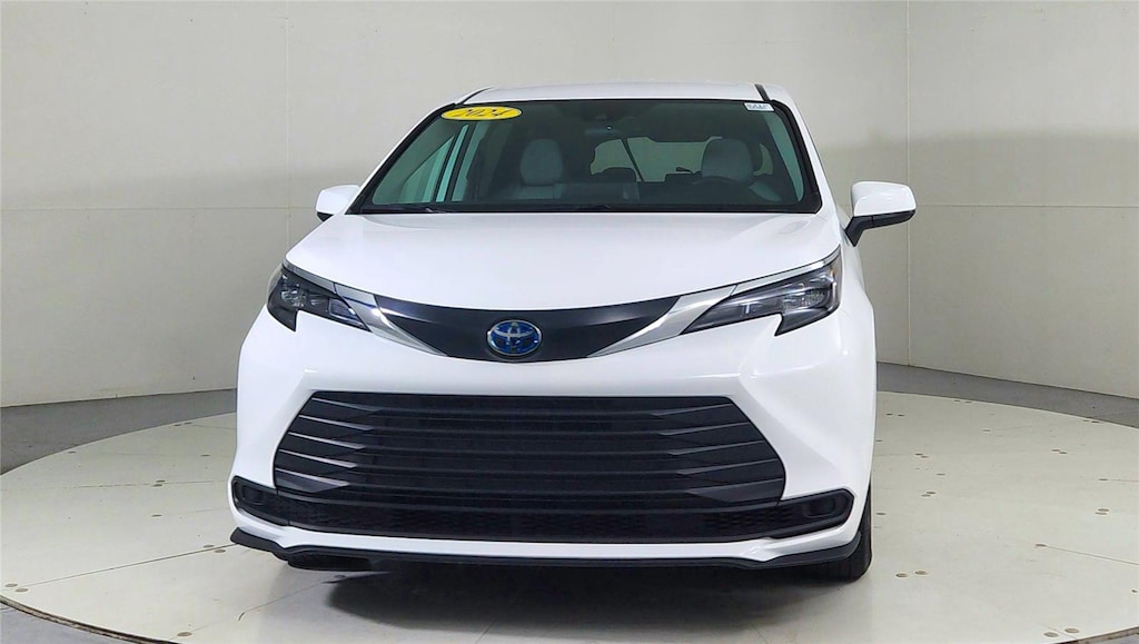 Used 2024 Toyota Sienna LE Van Passenger Van