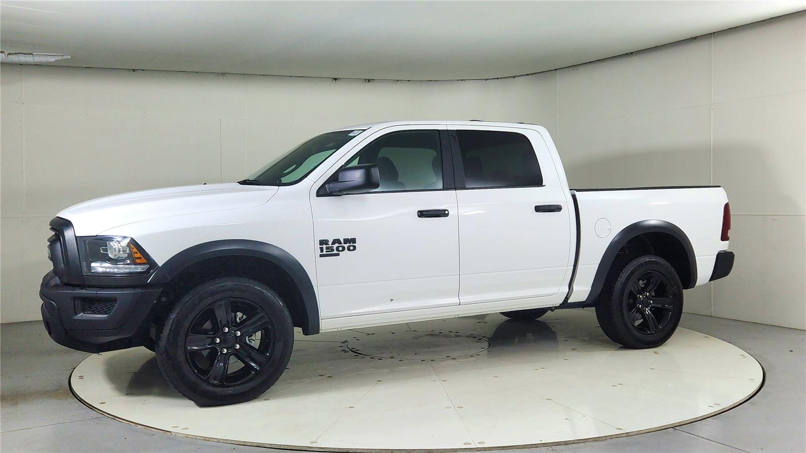 2024 Ram 1500 SLT Warlock photo 3