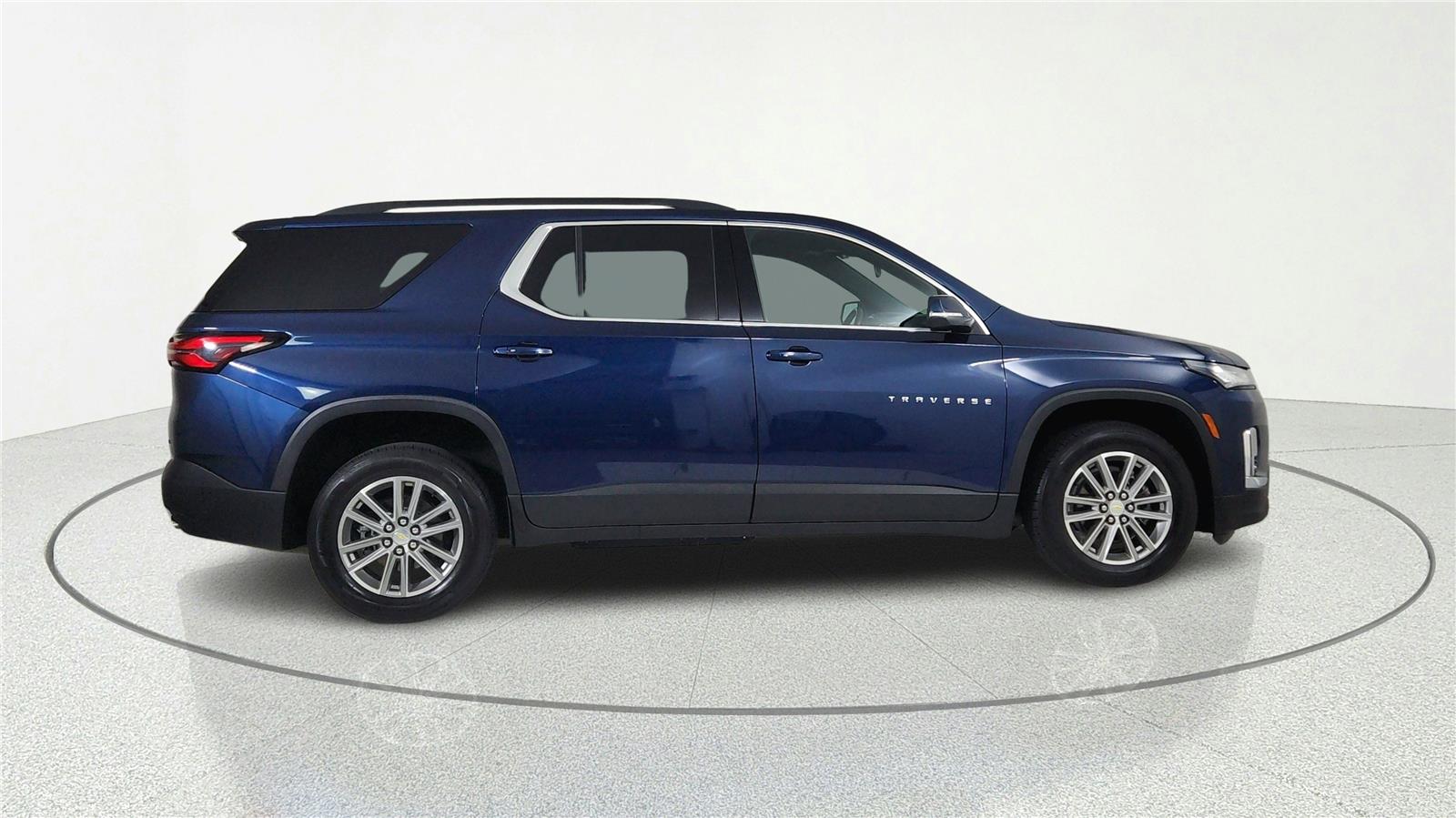 2023 Chevrolet Traverse 1LT - Photo 4