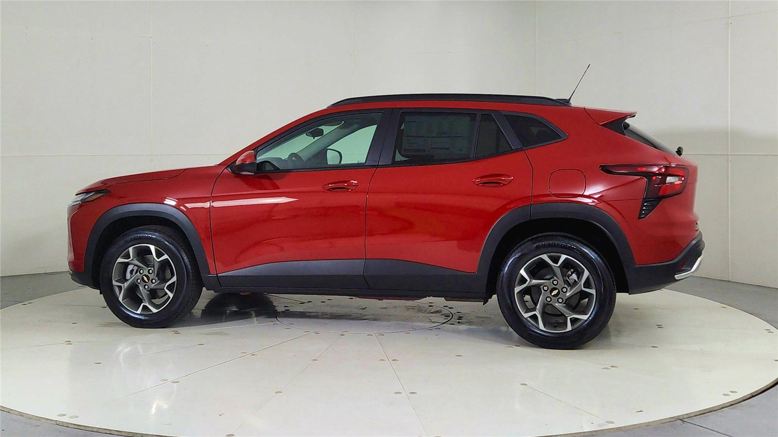 2026 Chevrolet Trax LT photo 2