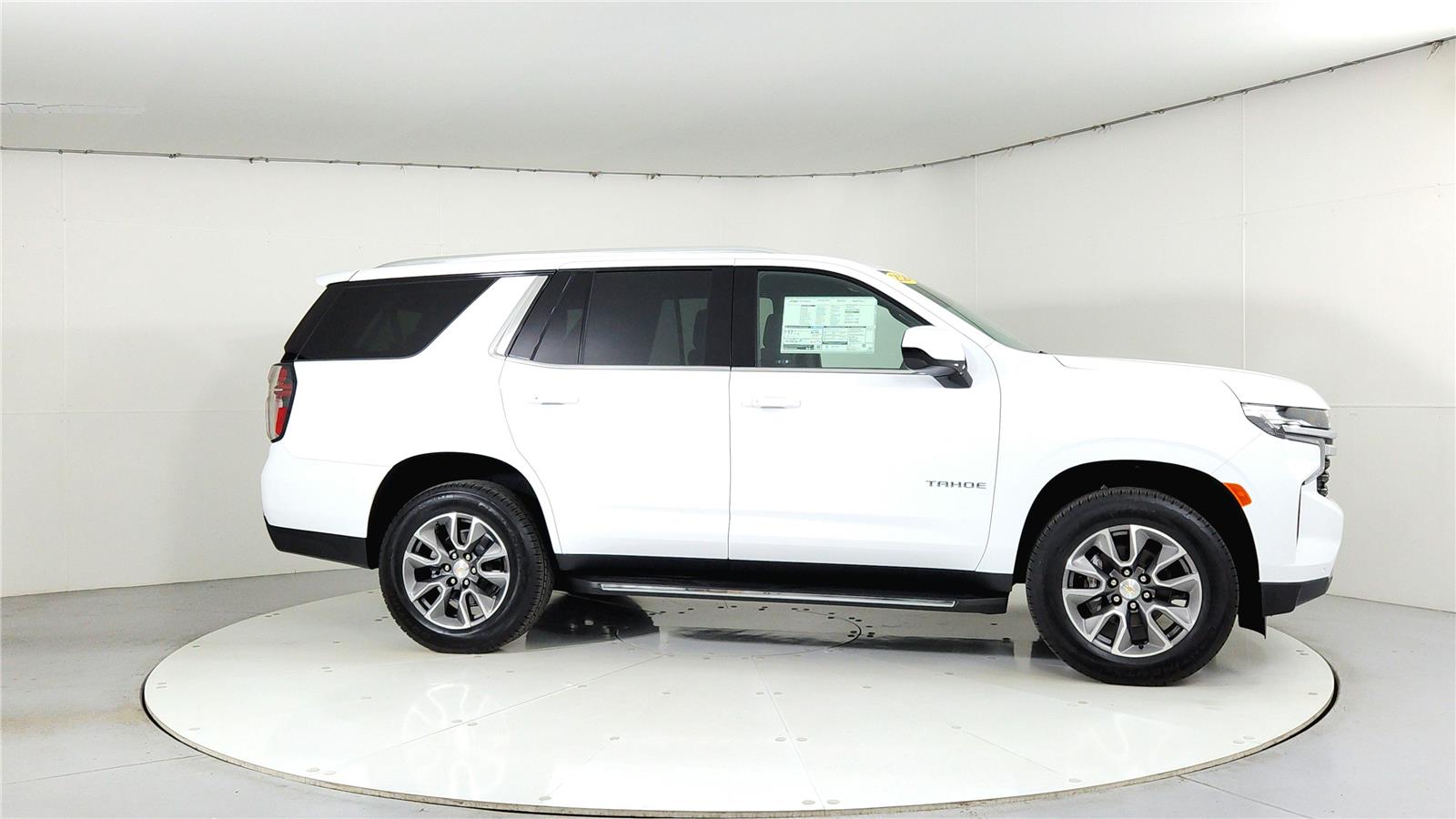 2024 Chevrolet Tahoe LS photo 2