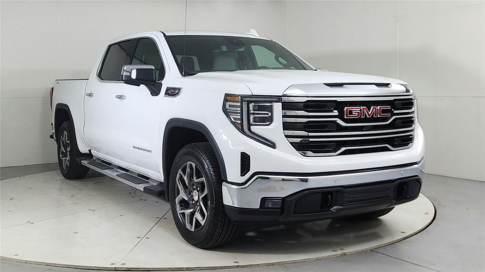 2026 GMC Sierra 1500 SLT's photo