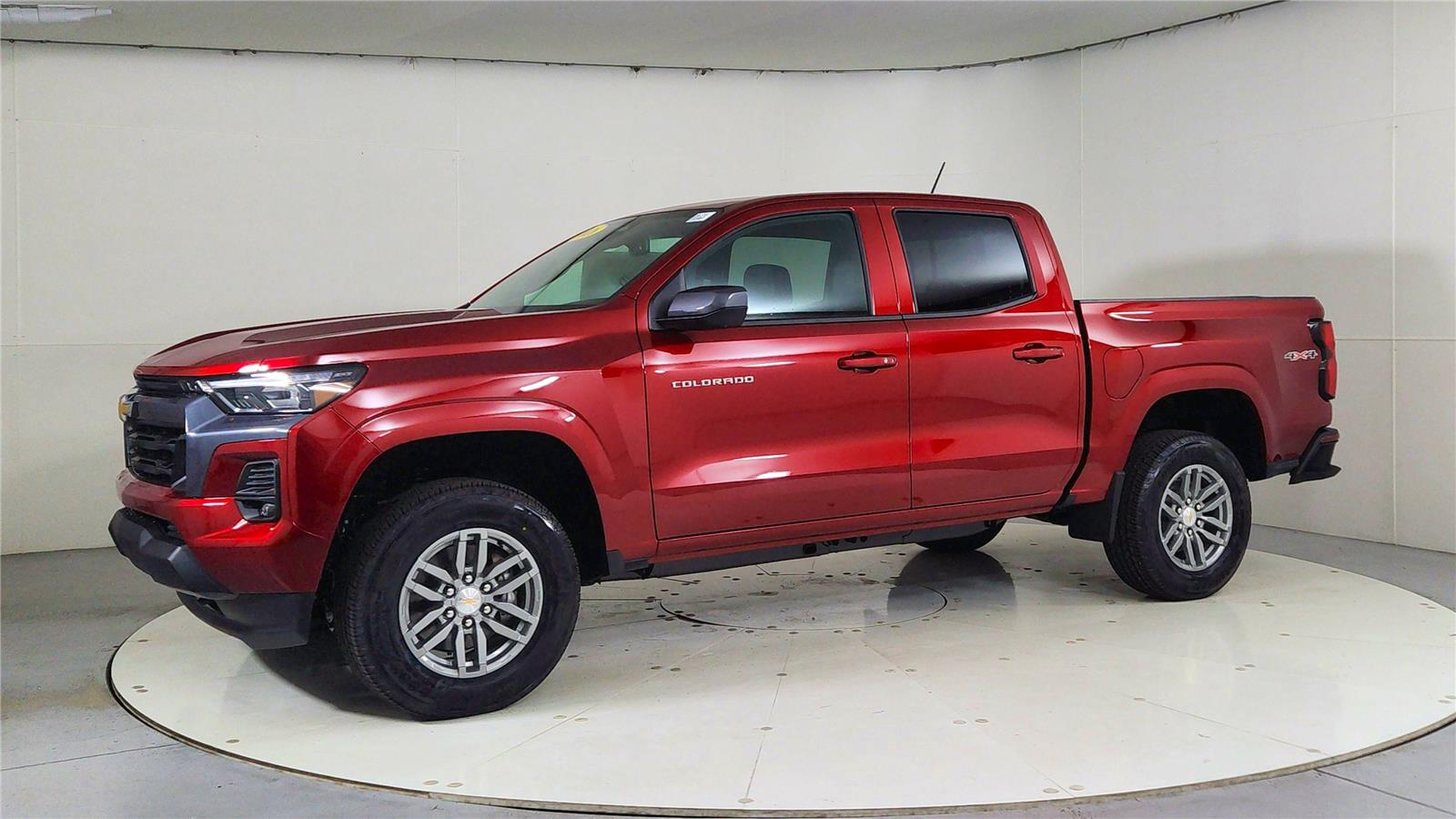 2026 Chevrolet Colorado LT photo 3