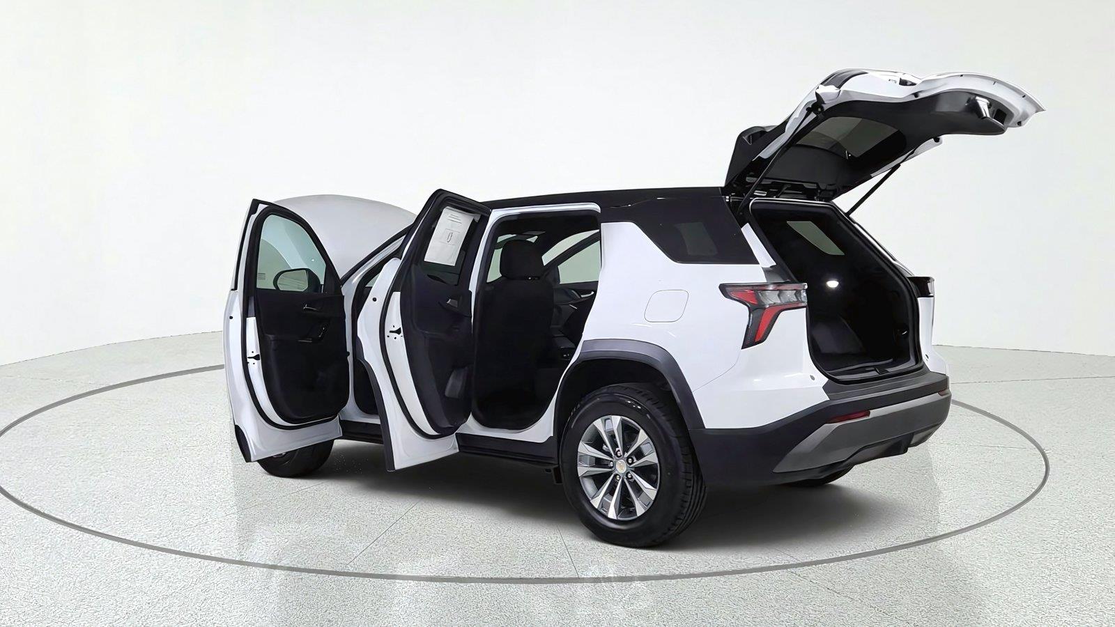 2027 Chevrolet Equinox LT - Photo 12