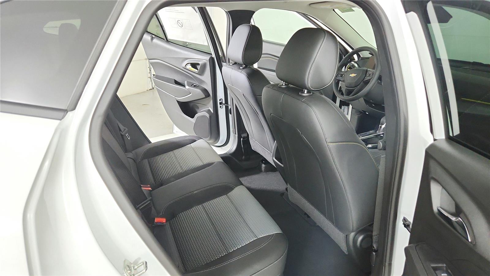 2026 Chevrolet Trax LT - Photo 18