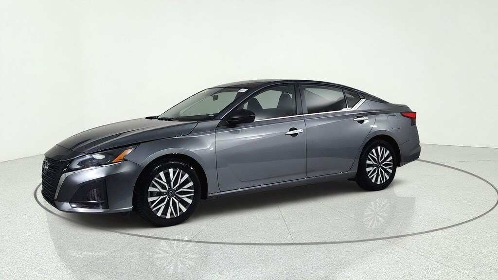 Used 2024 Nissan Altima 2.5 SV Sedan