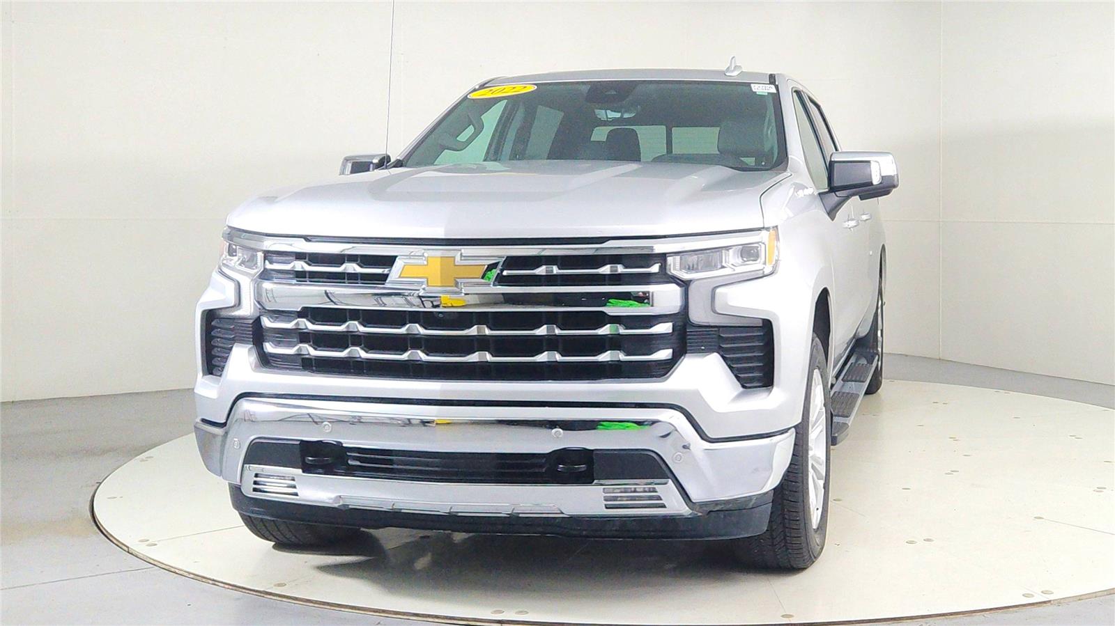 2022 Chevrolet Silverado 1500 LTZ photo 2