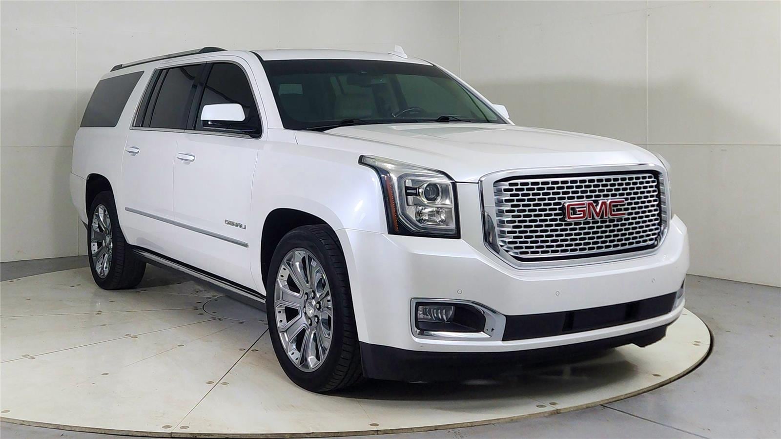 2016 GMC Yukon XL Denali's photo