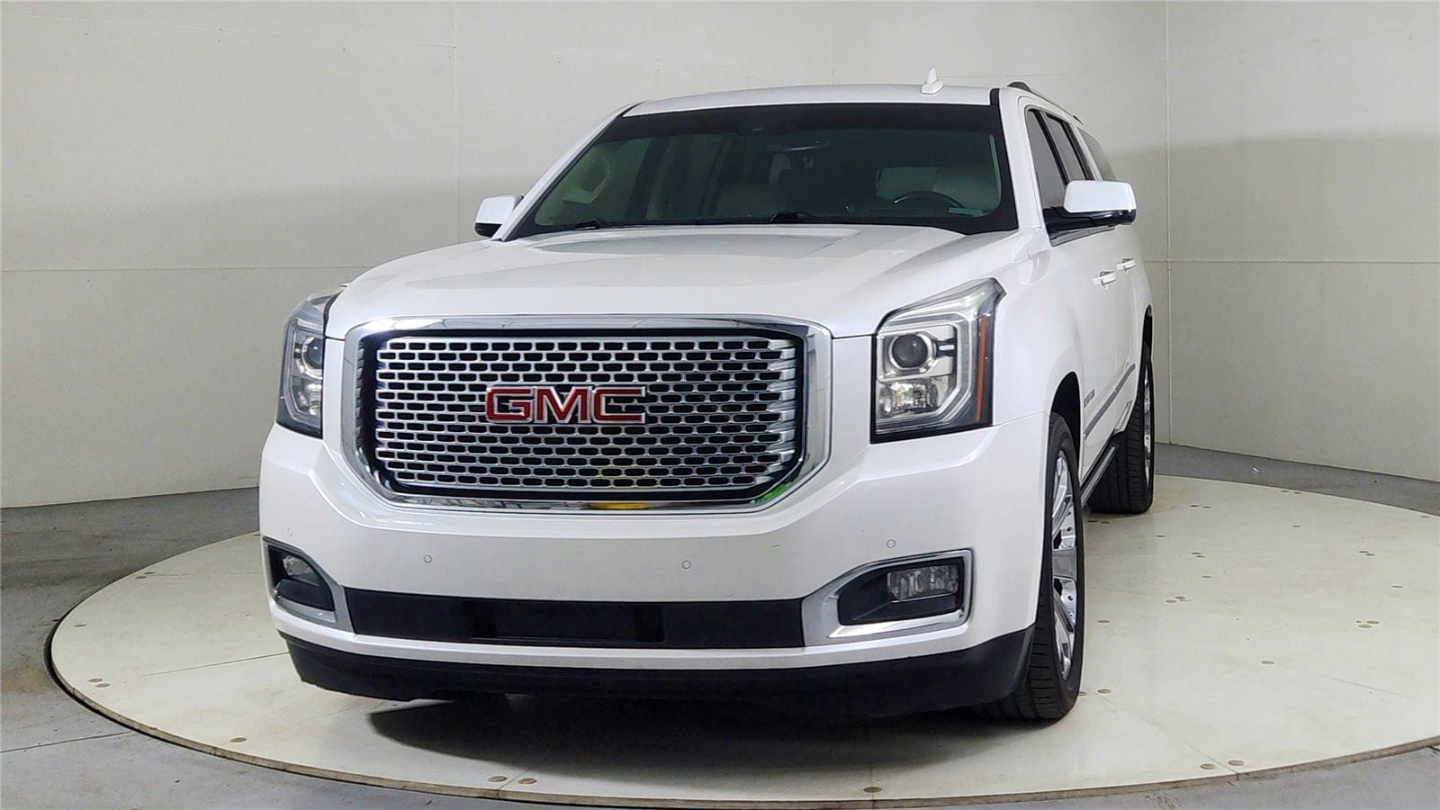 Used 2016 GMC Yukon XL Denali with VIN 1GKS2HKJXGR323781 for sale in London, KY