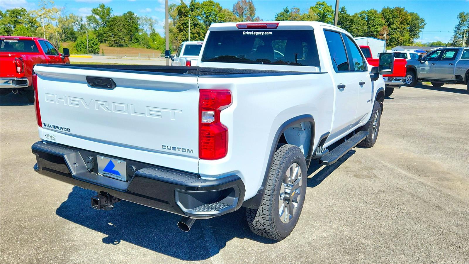 2026 Chevrolet Silverado 2500HD Custom photo 2
