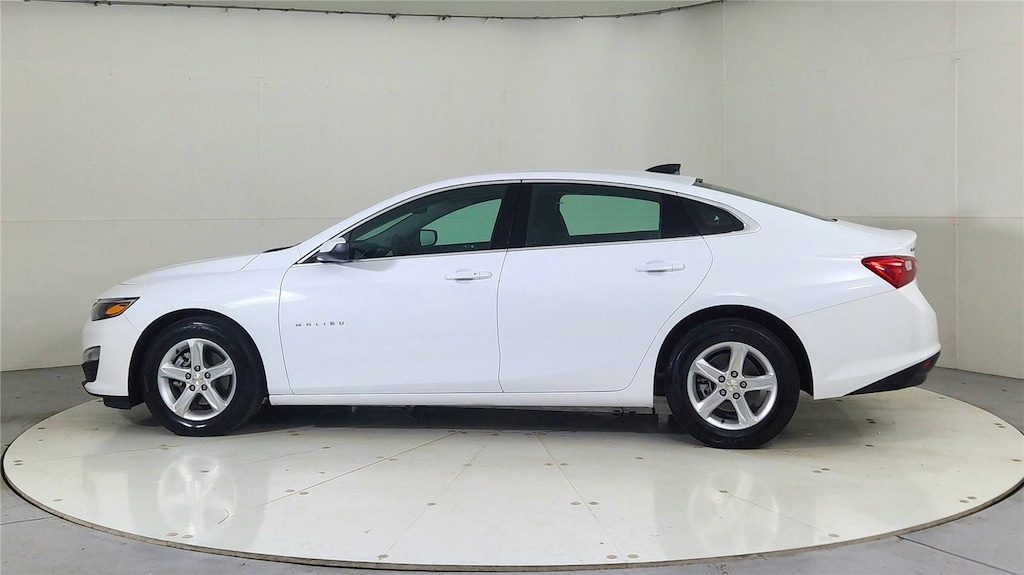Used 2024 Chevrolet Malibu FL Sedan