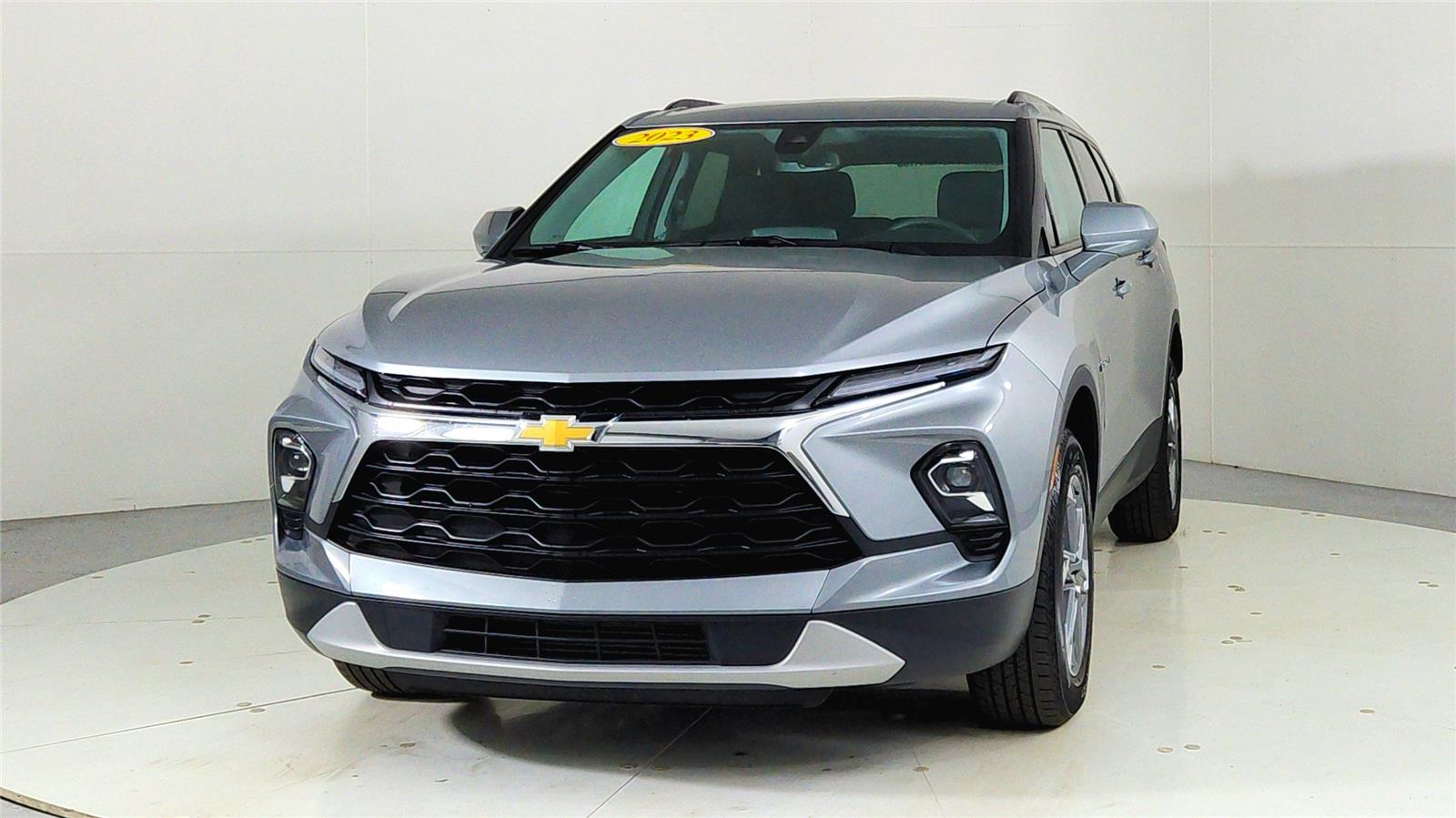 2023 Chevrolet Blazer 2LT photo 2