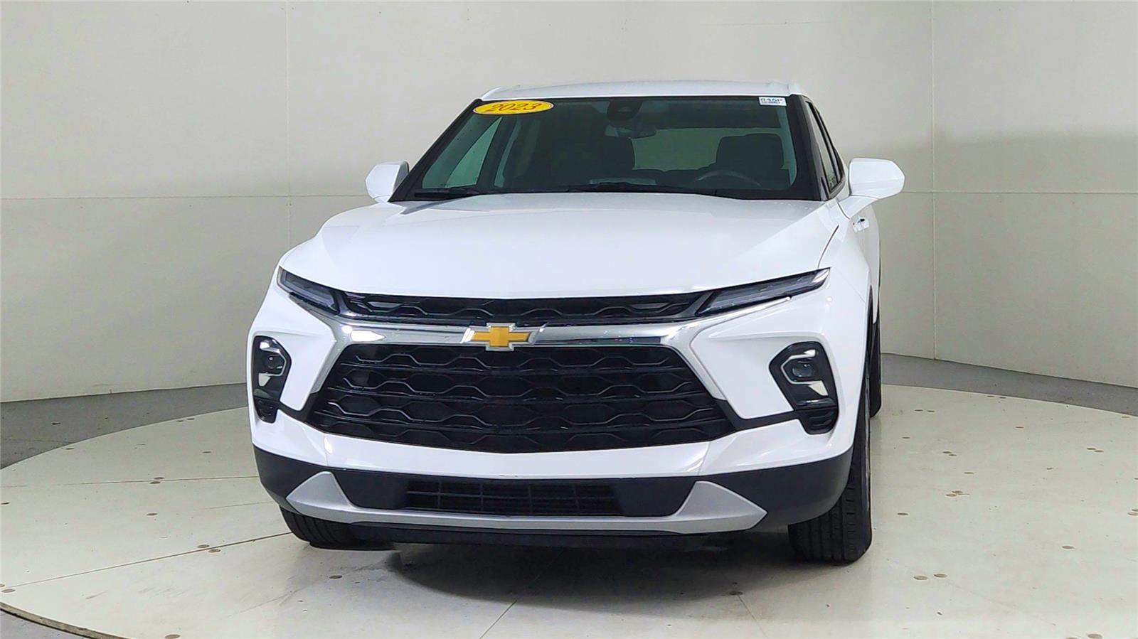 2023 Chevrolet Blazer 2LT photo 2