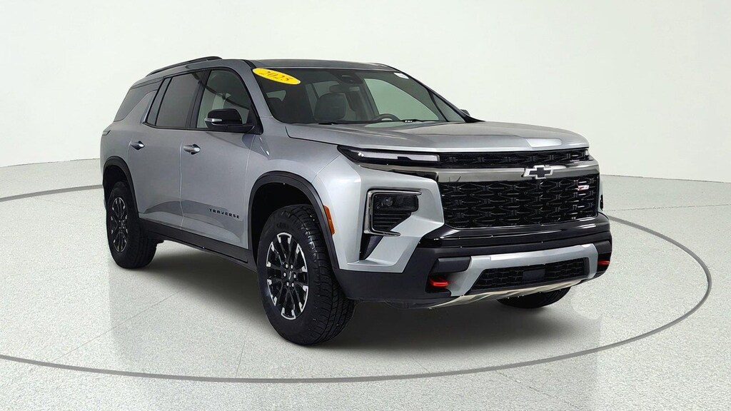 Used 2025 Chevrolet Traverse Z71 SUV