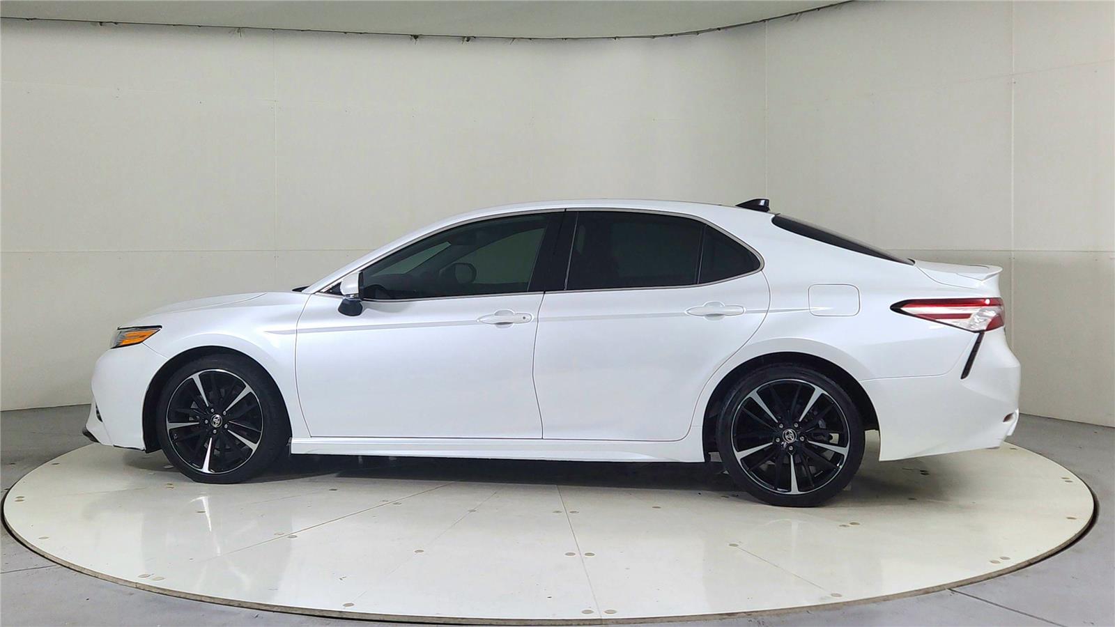 2020 Toyota Camry XSE photo 4