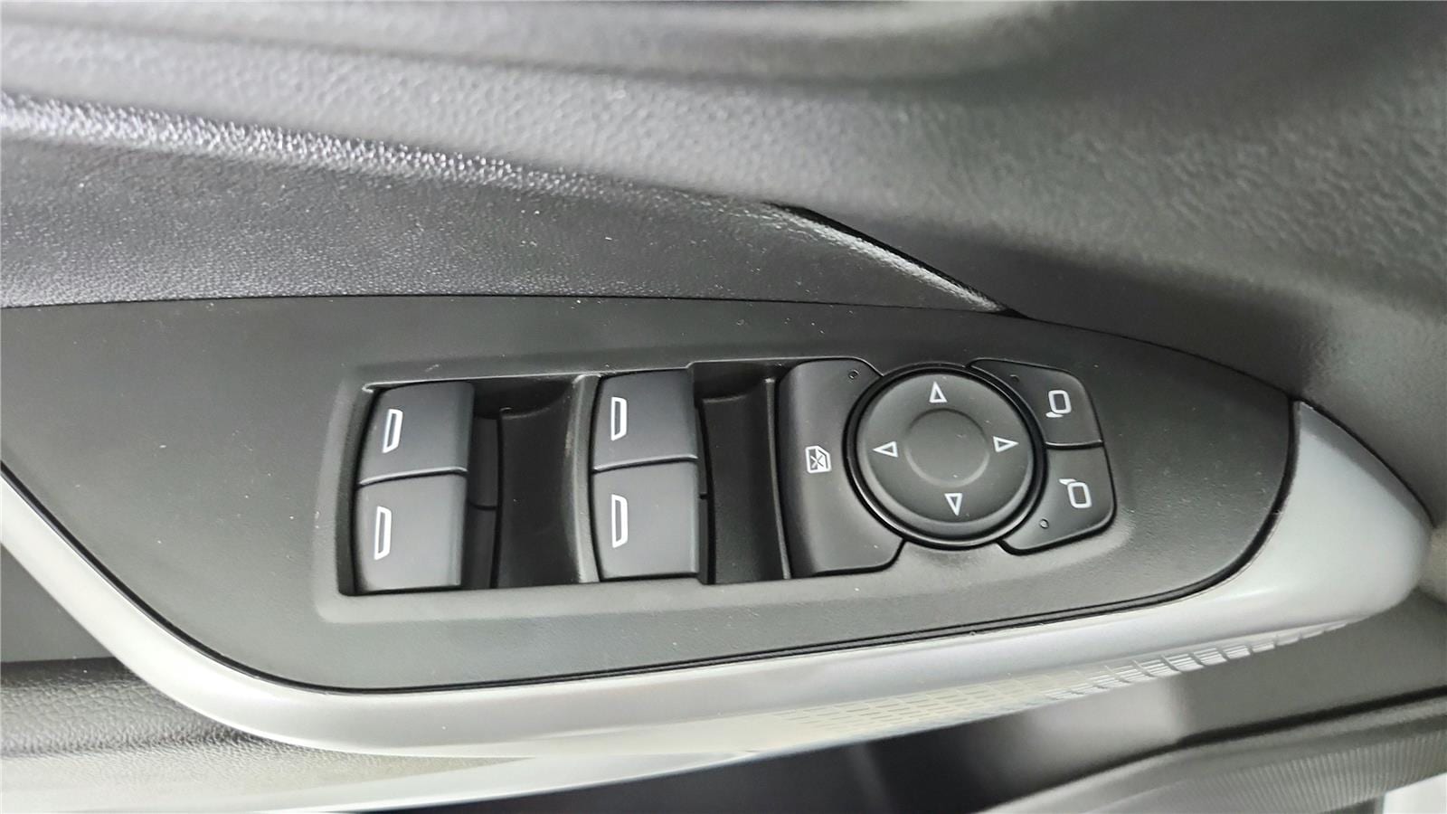 2026 Chevrolet Trax LS - Photo 17
