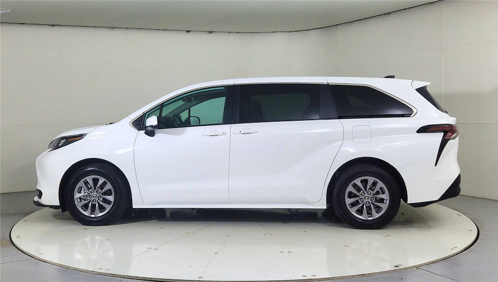 Used 2024 Toyota Sienna LE Van Passenger Van