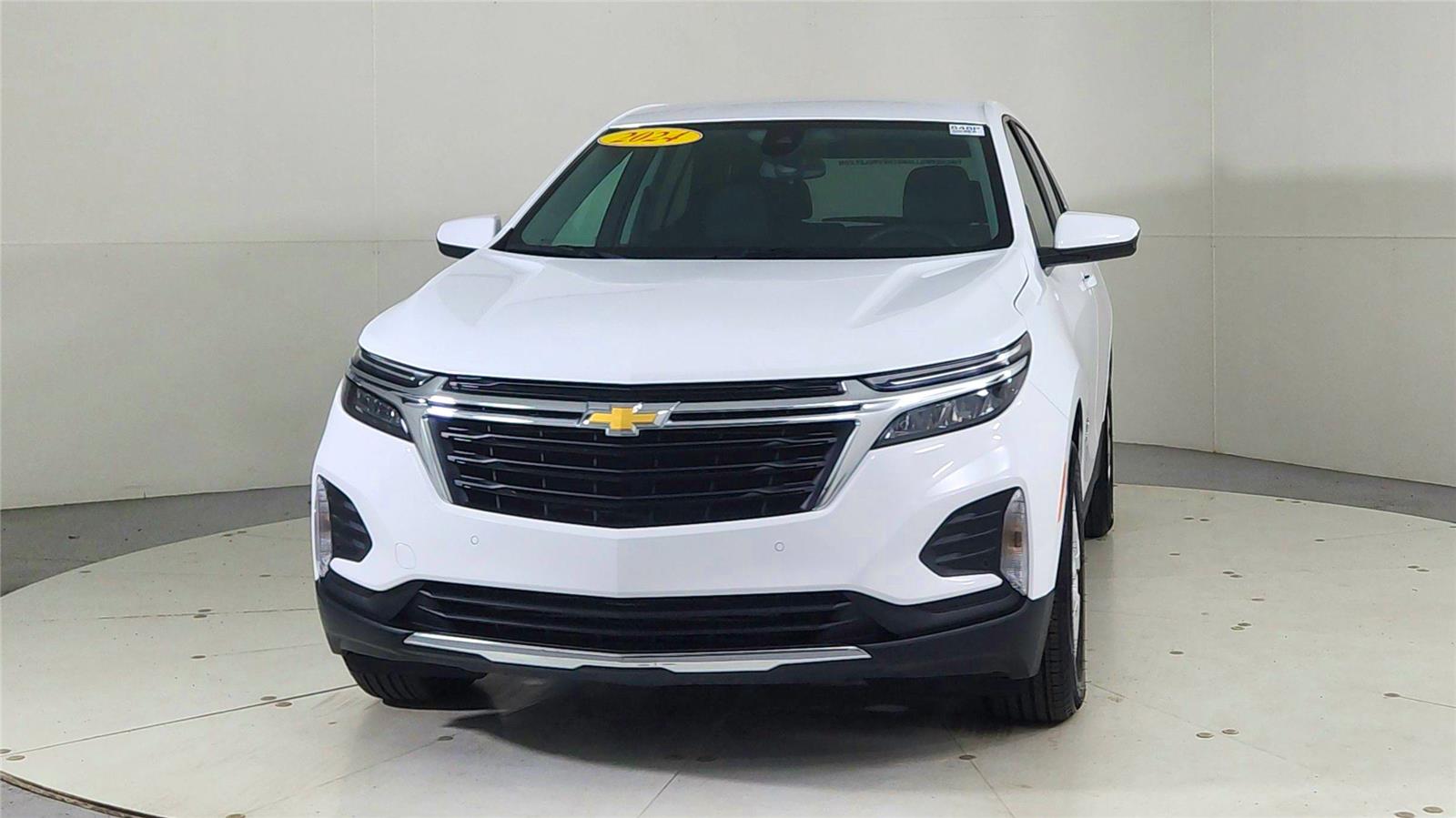 2024 Chevrolet Equinox LT photo 2