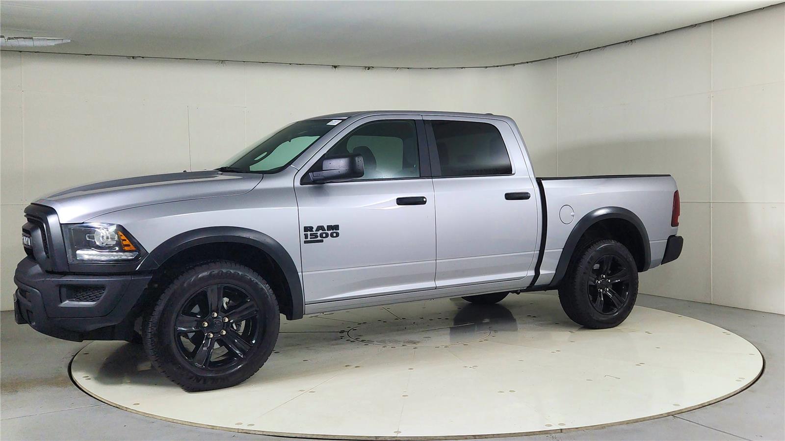 2024 Ram 1500 SLT Warlock photo 3