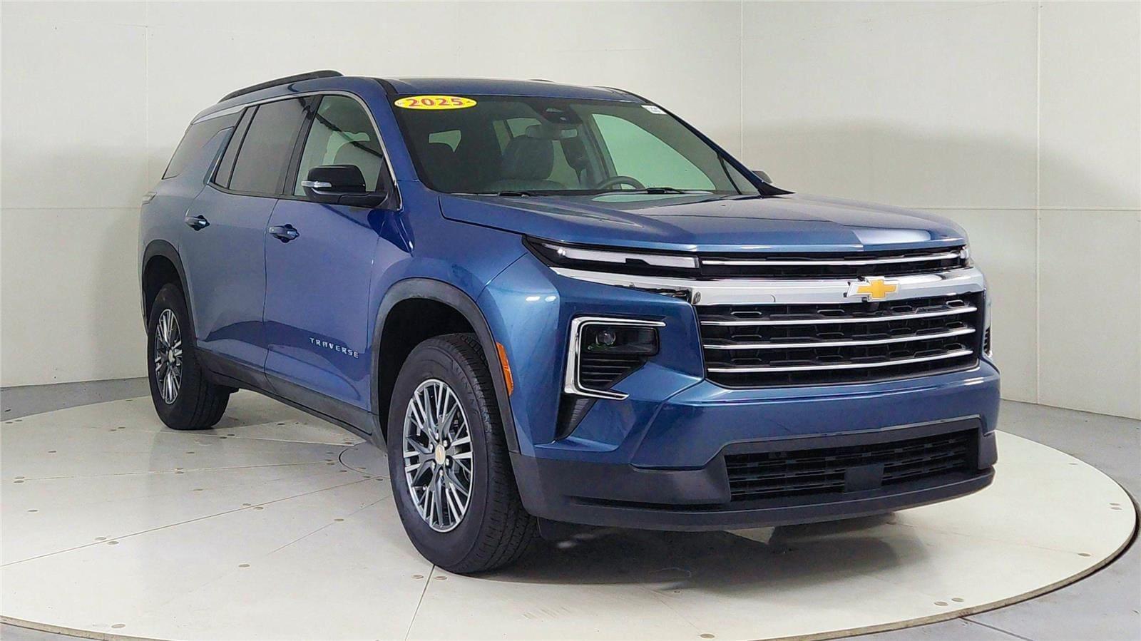2025 Chevrolet Traverse LT's photo