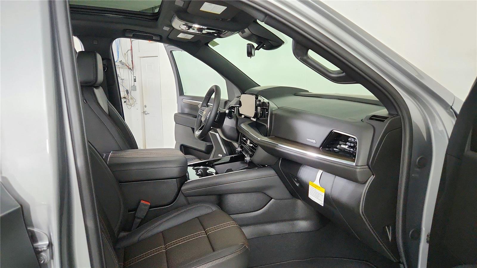 2026 Chevrolet Suburban High Country - Photo 30