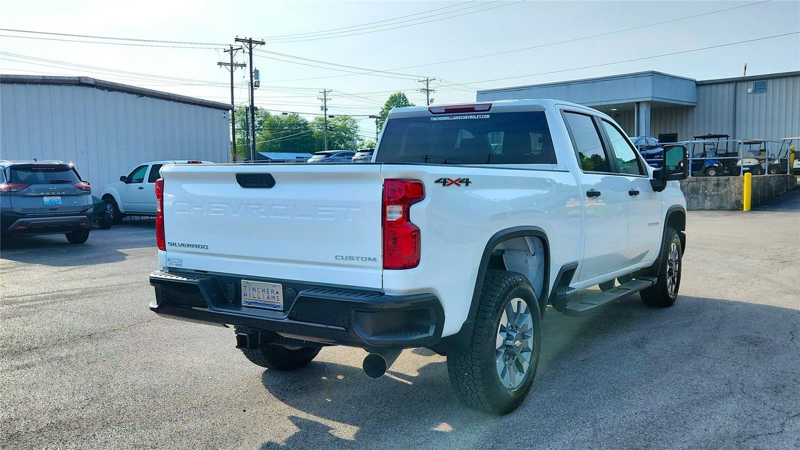 2025 Chevrolet Silverado 2500HD Custom photo 2