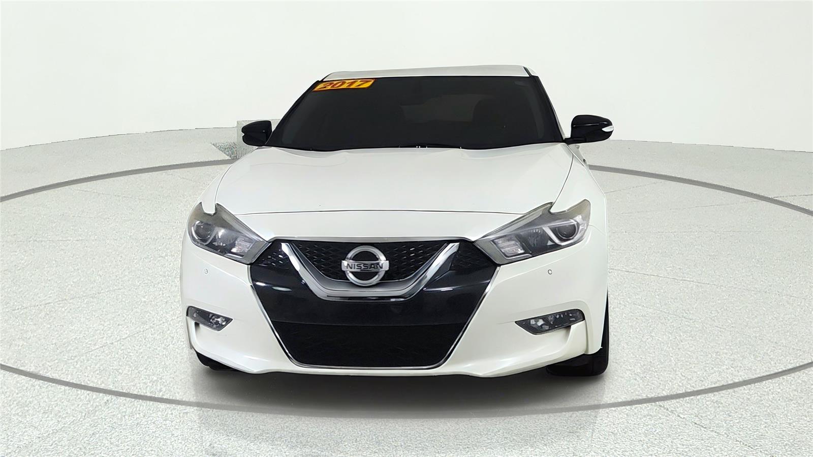 Used 2017 Nissan Maxima SV with VIN 1N4AA6AP7HC425473 for sale in London, KY